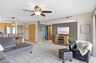 Blissful Lake Life at the 24mm Playground, 2 Pools & Trailer Parking - 4