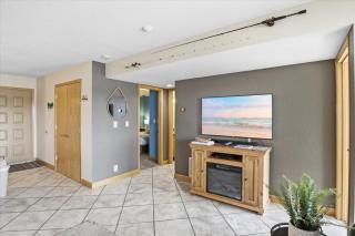 Blissful Lake Life at the 24mm Playground, 2 Pools & Trailer Parking - 1