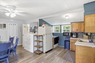 Lake Views, Private Dock, Paddle Boards & Bunk House - 6