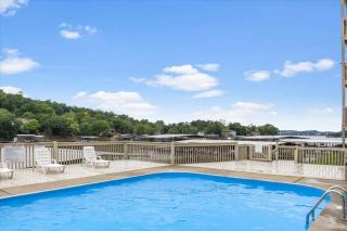 Bright Lakefront Condo with Cozy Patio, Big Views, Pools & Indian Pointe Fun - 6