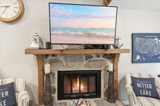Amazing Glaize - Spacious Lakefront Home in Osage Beach - Osage Beach - 2