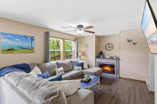 Lakefront Fun with Private Dock, Firepit, Swim Mat, Kayaks & Screened Lake Room - 8