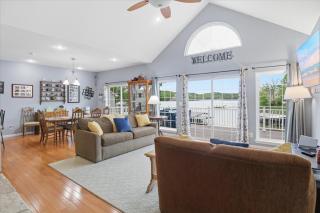 Private Cove Dock, PWC Lifts, Huge Deck & Family Fun - 6