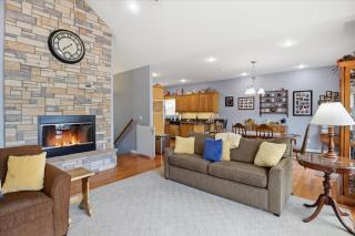 Private Cove Dock, PWC Lifts, Huge Deck & Family Fun - 3