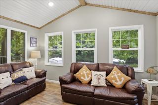 Osage Highlands Hideaway w/ Dock, Kayaks & Cove - 6