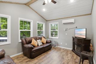 Osage Highlands Hideaway w/ Dock, Kayaks & Cove - 5