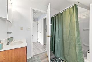 1BR 1Bath East Liberty Entire Apartment w Balcony - 6