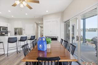 Lakefront Updated Condo at 2mm w/ 2 Pools, Hot Tub, Boat Slip - 8