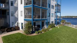 Lakefront Updated Condo at 2mm w/ 2 Pools, Hot Tub, Boat Slip - 6