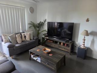 Private Room with Queen Bed & Bathroom - 2
