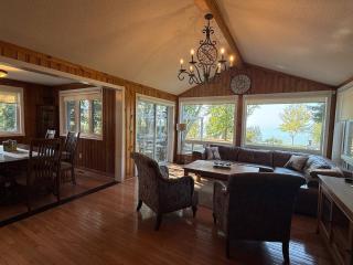 Red Brickhouse Lakefront Cottage - 5