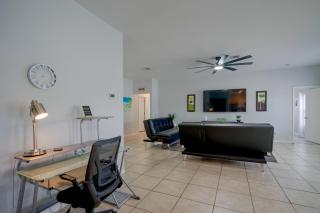 Affordable 3BR Home w/ Private Saltwater Pool - 6
