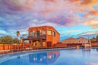 Modern Loft with Pool & Hot Tub-Views - 0