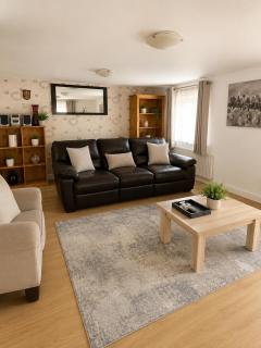 Lovely 2 BR town house - 4