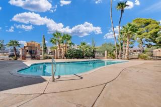Cute Townhome with Community Pool 5 mins to TMC - 0