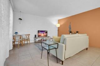 Cute Townhome with Community Pool 5 mins to TMC - 8