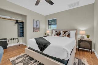 The Hidden Gem-5 mins to U of A with Hot Tub - 5