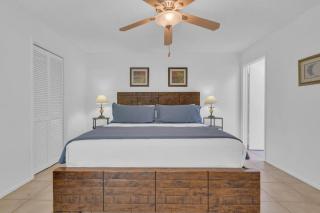 Warm & Quaint Retreat with Pool - 5