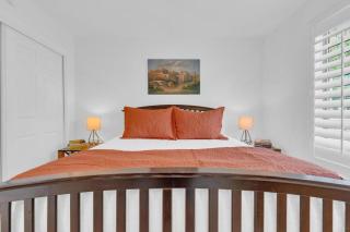 Warm & Quaint Retreat with Pool - 4
