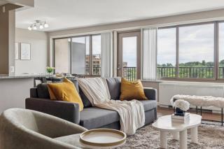 Large 2 Bedroom-2 bath Suite with Balcony - 9