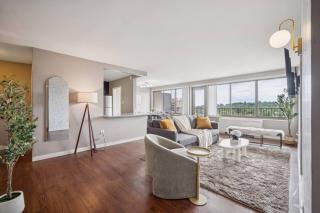 Large 2 Bedroom-2 bath Suite with Balcony - 5