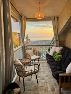 Hillside Garden Studio - Ocean & Sunset Views - 7
