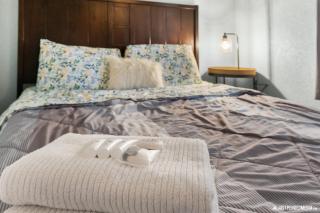 Borealis Barnhouse - Slumber 7 - 1