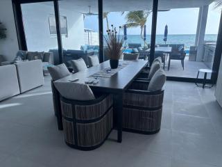 Brand New Beachfront Villa Palms - 1