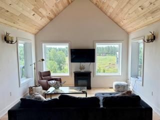 The Bluebird Lodge French River - Pet friendly - 5