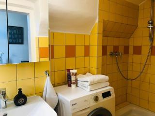 NOOR - Calm City Stay with Garden - Free Parking & Near Messe - 2