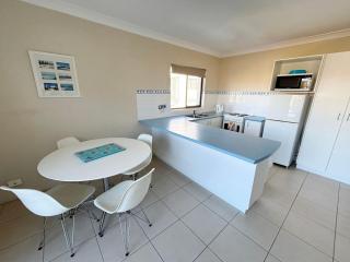 Paragon Apartment 3 - Bring your own linen. - 5