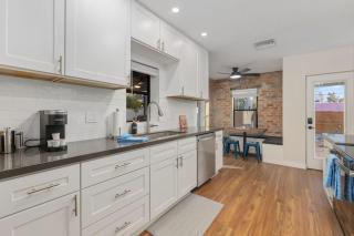 Renovated Adobe with Hot Tub-Close to U of A - 7