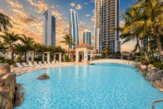 Chevron Renaissance Apartments - Hosted by WowStay - 9