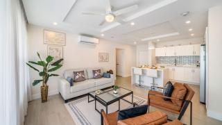 Across from beach with resort pool - Coral Beach 202 - 6