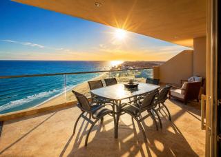 Beachfront Luxury at Tessoro 3BR Sleeps 8 - 9