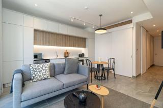 Centrally Located 23Th Floor Spectacular Views - 8