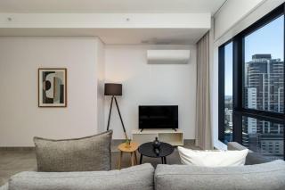 Centrally Located 23Th Floor Spectacular Views - 6