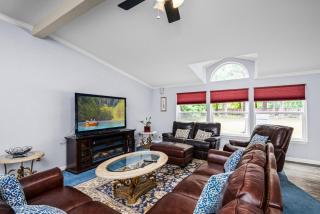 Forest Retreat on the River in Fall Creek - 7