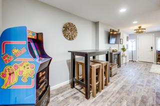Convenient, Cozy Home: Porches, Fire Pit, Office - 7