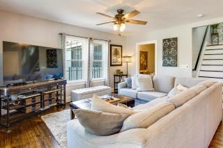 Convenient, Cozy Home: Porches, Fire Pit, Office - 5