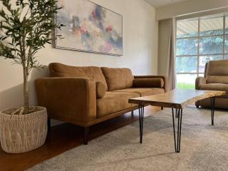 Rockway Retreat - Spacious Home Backyard Oasis - 7