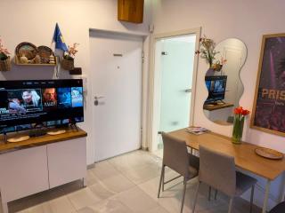 Gigis Apartment in the Heart of Prishtina - 4