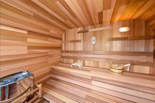 Brand New CBD Apartment with Spa, Sauna, and Plunge - 9