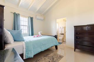 Serene180 Valley Ocean View Solar Powered Home - 2