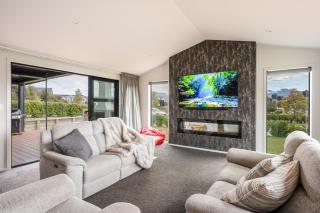 Brand New Wanaka Escape - Outdoor Fire - 6
