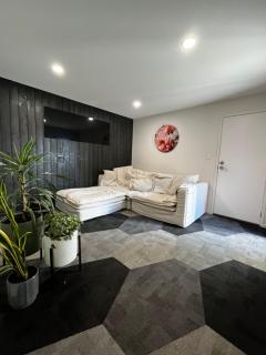 2 Bedroom Comfortable Guest Wing - 8