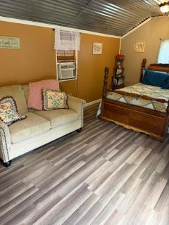 Country Cottage with Private Deck - 7