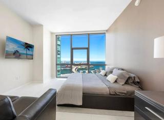 Downtown Luxury Condo Panoramic City Views - 1