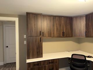 Stylish Basement Suite, Queen Bed, and 5min to Airport - 8