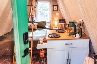 Romantic A-Frame Couples Retreat Cozy and 12 Acres - 4